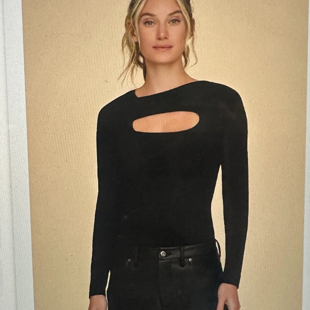 the Noli Shop long sleeve cut out top NWT Size Small  $130